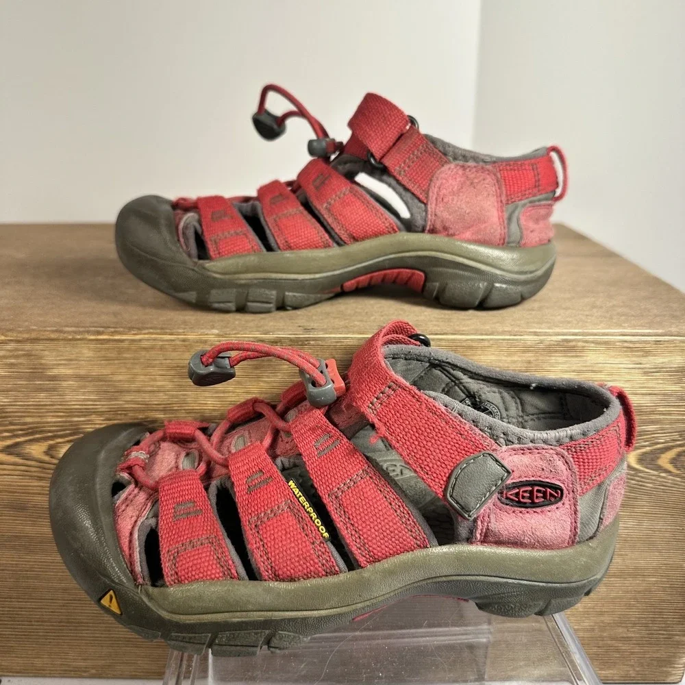 Keen Newport H2 Waterproof Sport Sandals Youth 13 Outdoor Hiking Fisherman Pink